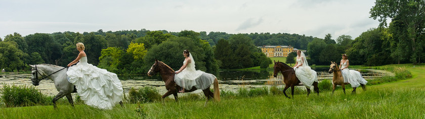 WWE Bridal Horse shoot 006 
 West Wycombe Horse shoot 
 Keywords: Buckinghamshire wedding photographer, Horses, Piers Photo, Summer, West Wycombe House