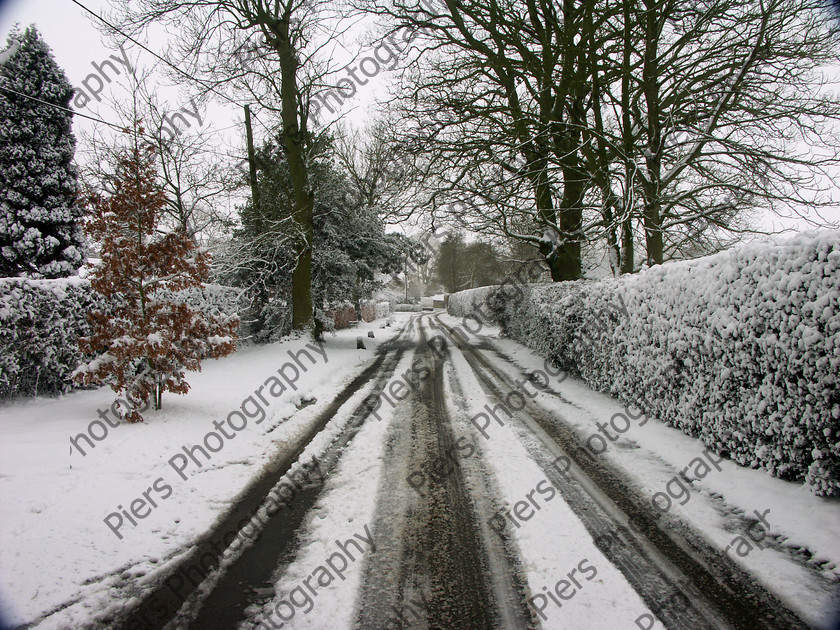 PICT0018 
 KONICA MINOLTA DIGITAL CAMERA 
 Keywords: winter, snow, tyre tracks, chilterns, piersphoto