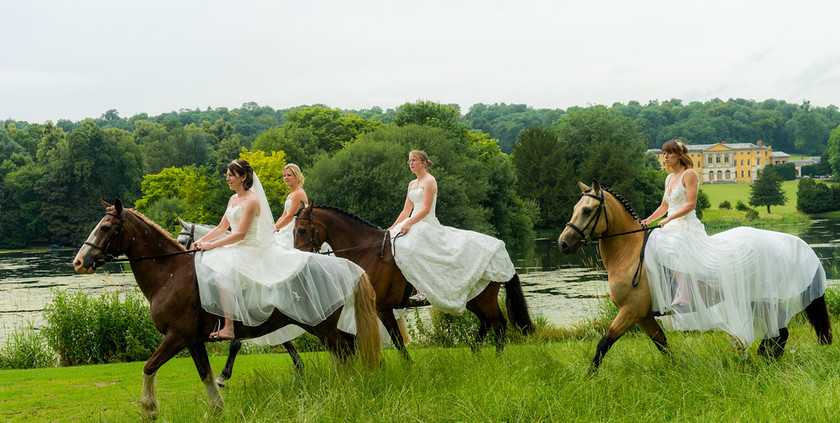 WWE Bridal Horse shoot 015 
 West Wycombe Horse shoot 
 Keywords: Buckinghamshire wedding photographer, Horses, Piers Photo, Summer, West Wycombe House