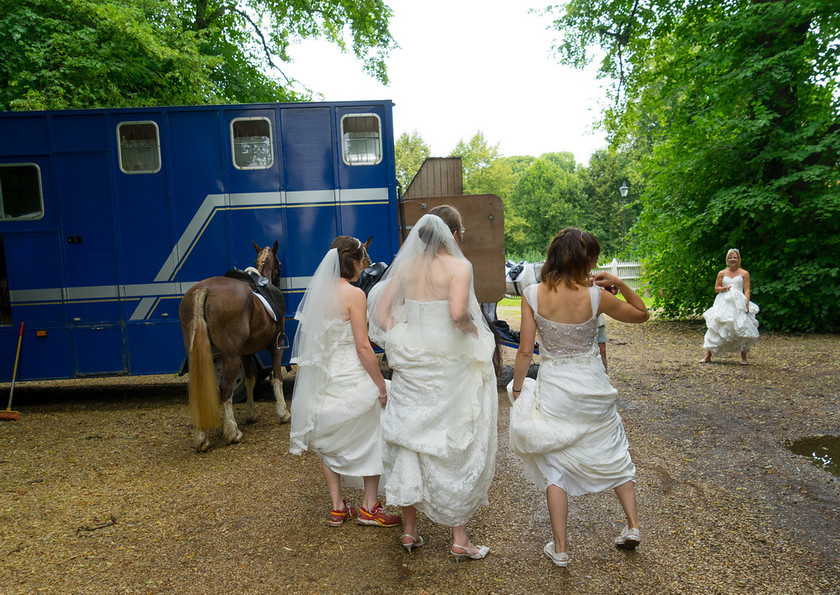 WWE Bridal BHS 003 
 West Wycombe Horse shoot 
 Keywords: Buckinghamshire wedding photographer, Horses, Piers Photo, Summer, West Wycombe House
