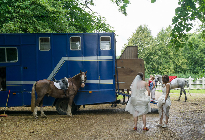 WWE Bridal BHS 004 
 West Wycombe Horse shoot 
 Keywords: Buckinghamshire wedding photographer, Horses, Piers Photo, Summer, West Wycombe House
