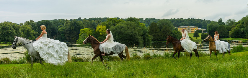 WWE Bridal Horse shoot 007 
 West Wycombe Horse shoot 
 Keywords: Buckinghamshire wedding photographer, Horses, Piers Photo, Summer, West Wycombe House