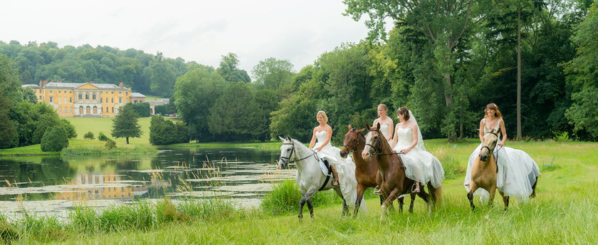 WWE Bridal Horse shoot 014 
 West Wycombe Horse shoot 
 Keywords: Buckinghamshire wedding photographer, Horses, Piers Photo, Summer, West Wycombe House