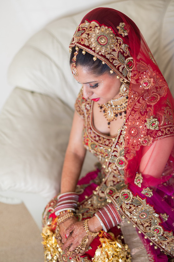 Pooja and Akash s wedding 0021 
 Pooja and Akask's wedding 
 Keywords: Baylis House, Buckinghamshire wedding photographer, Indian Wedding, Summer wedding
