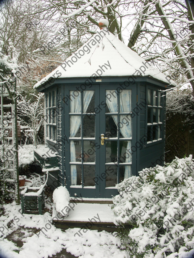 PICT0015 
 Keywords: summer house, snow, garden in winter, piersphoto